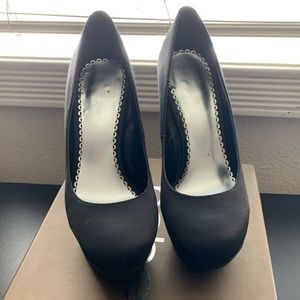 Bebe platform heels size 7.5